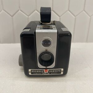 Kodak Brownie Hawkeye Flash Model Camera – Untested – Shutter Works! LOOK